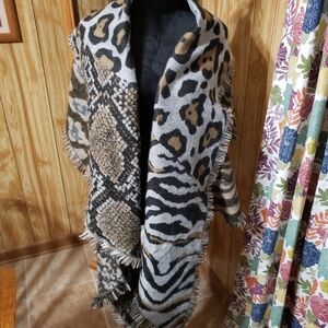 NWOT Scarf multi-print